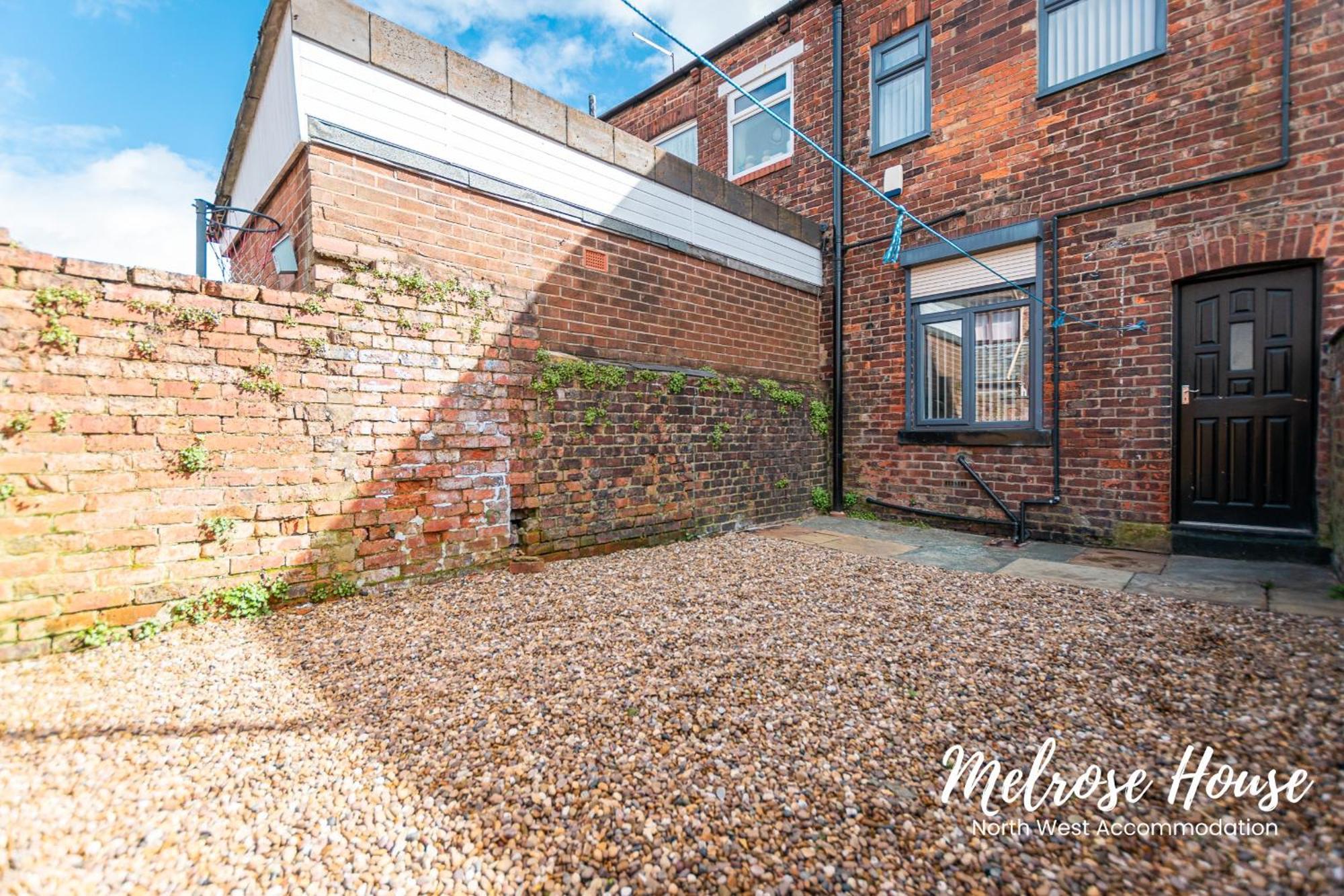 Manchester Work Stays 2Br Home With Parking & Wifi Exterior photo