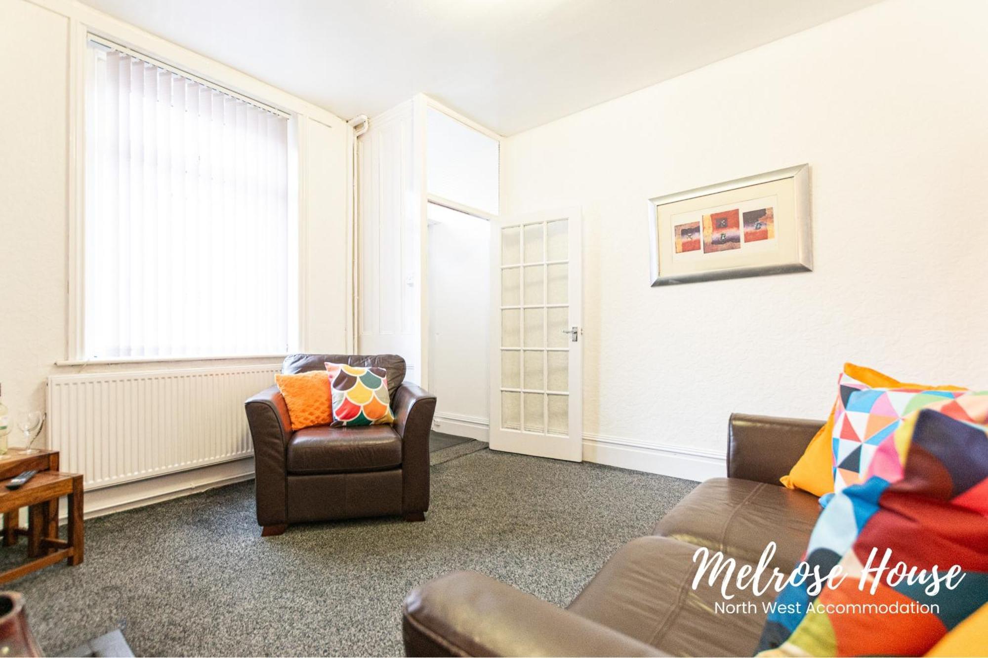 Manchester Work Stays 2Br Home With Parking & Wifi Exterior photo