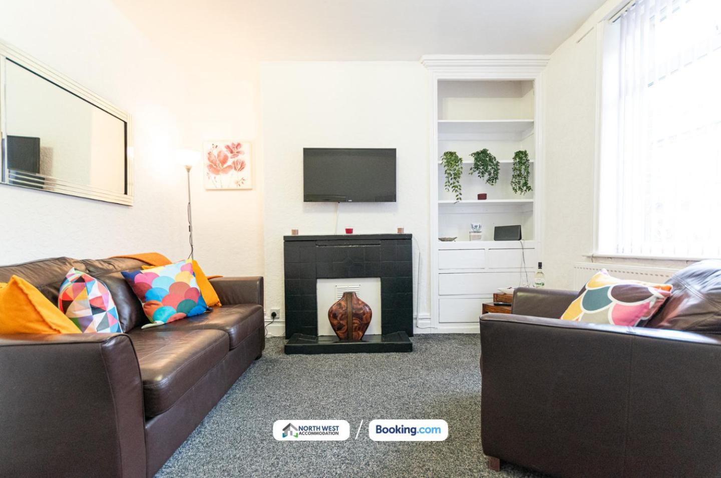Manchester Work Stays 2Br Home With Parking & Wifi Exterior photo